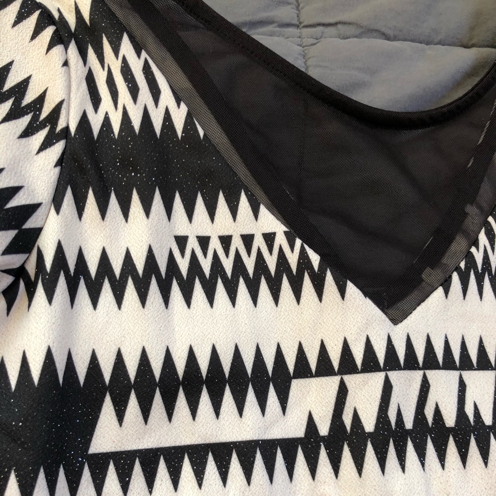 Aztec Patterned Tight Dress - Picture 2 of 4